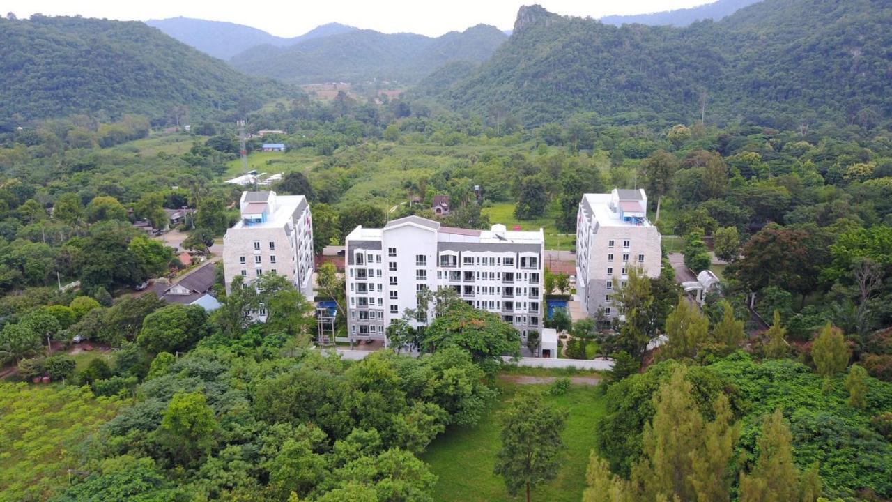 Courtyard Khaoyai Hotel Nakhon Ratchasima Bagian luar foto